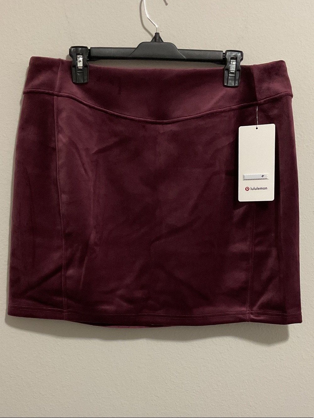 Lululemon Scuba High Rise Mini Skirt *Velvet- Color(Garnet)- Size XL
